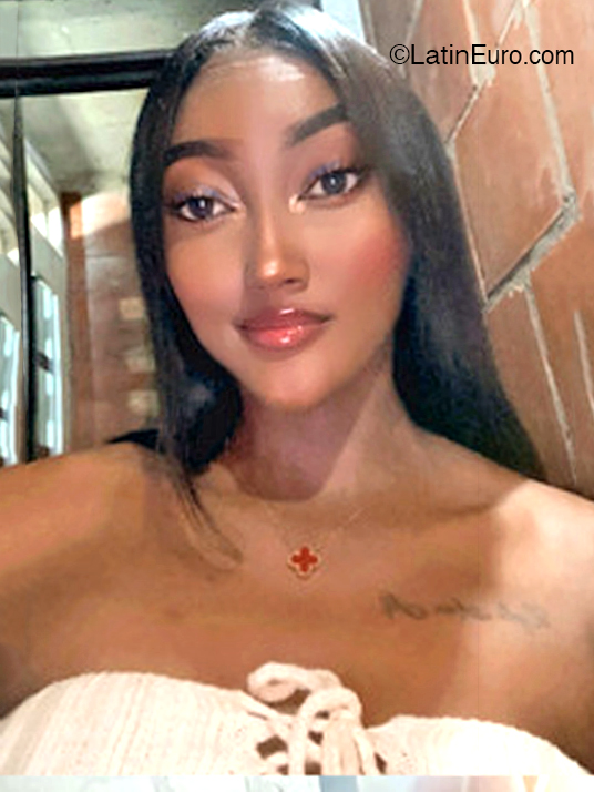 Date this georgeous Colombia girl Indira from Cali CO32545