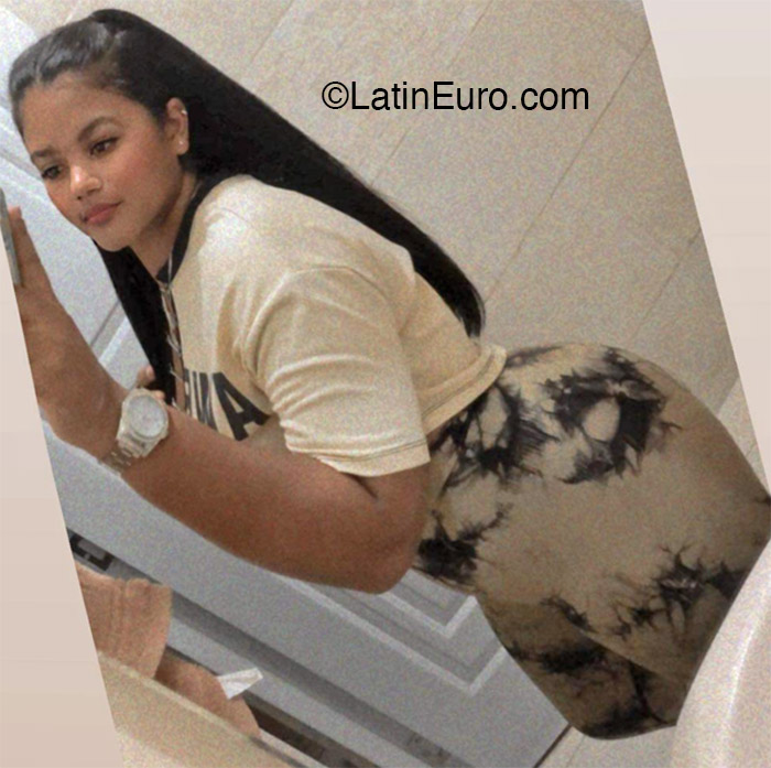 Date this delightful Dominican Republic girl Vianny from Santigo DO47205