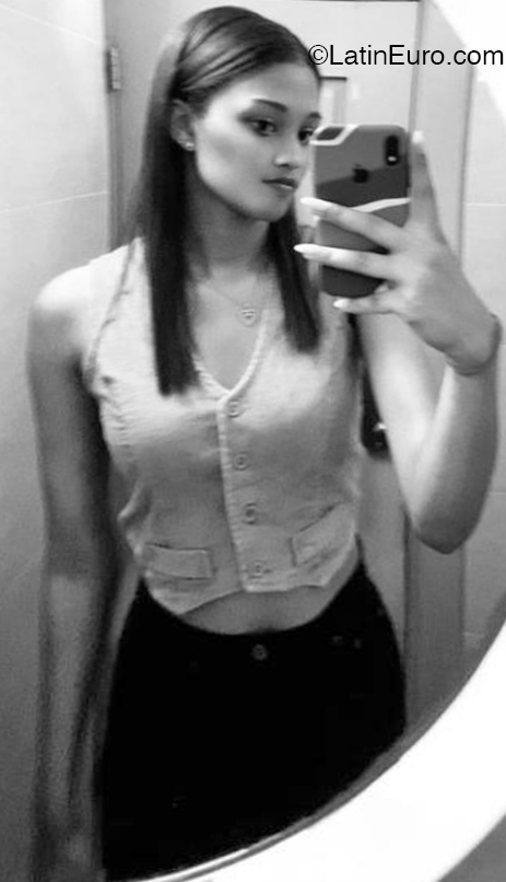 Date this foxy Dominican Republic girl Camila from Higuey DO47506