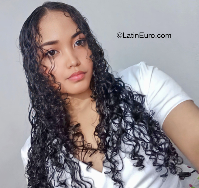 Date this exotic Colombia girl Maria from Medellin CO32576