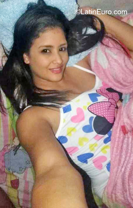 Date this gorgeous Venezuela girl Kimberly from Caracas VE4593