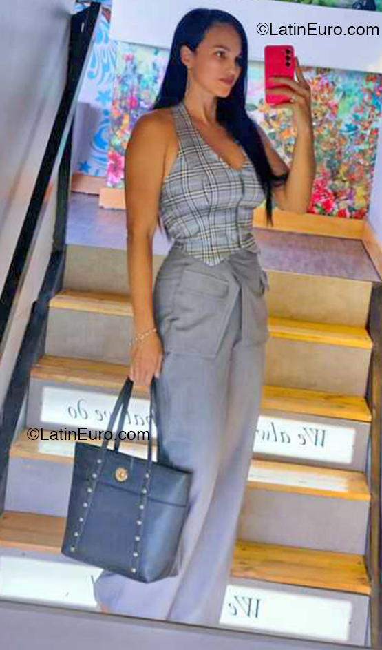 Date this beautiful Colombia girl Liliam from Cali CO32813