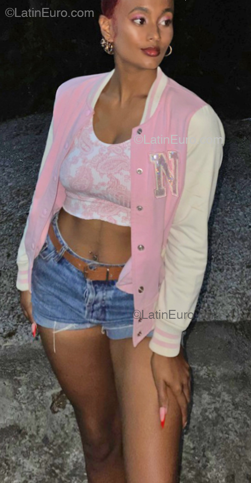 Date this nice looking Dominican Republic girl Rosali from Santo Domingo DO52725