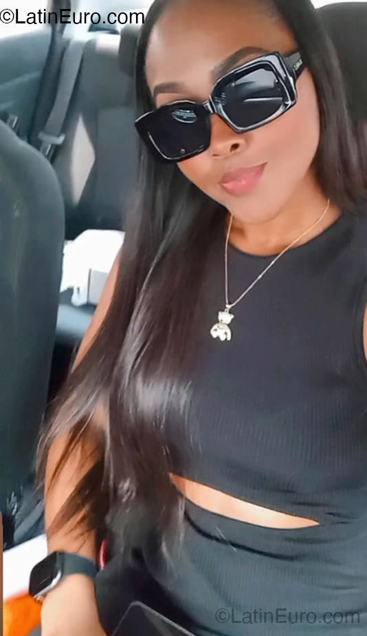 Date this lovely Colombia girl Clarisa from Bogota CO32982