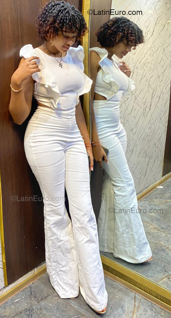 Date this delightful Dominican Republic girl Fray from San Pedro De Macorís DO52783