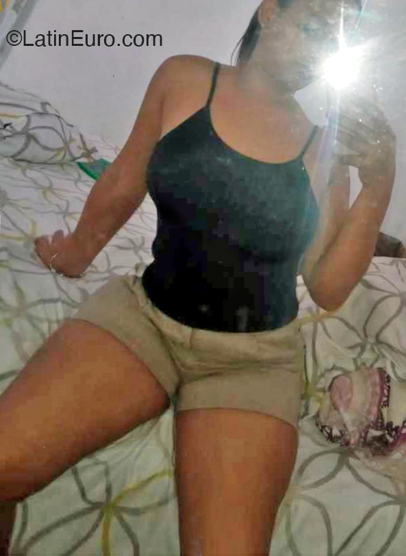 Date this pretty Dominican Republic girl Alejandra from Santo Domingo DO53115