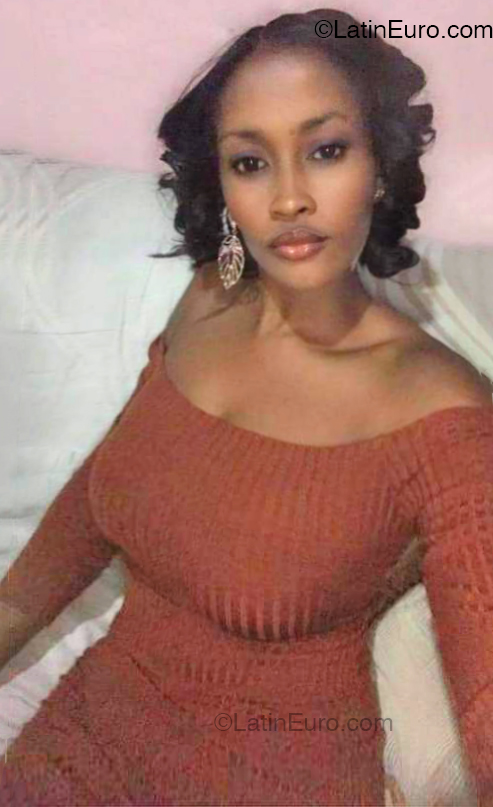 Date this exotic Dominican Republic girl Yenny from San Pedro de Macoris DO53307