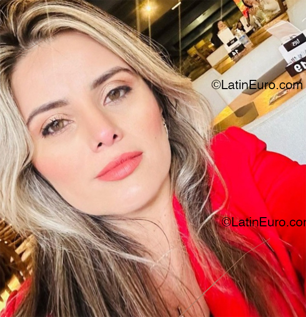 Date this charming Brazil girl Monique from Itanhaem BR12317