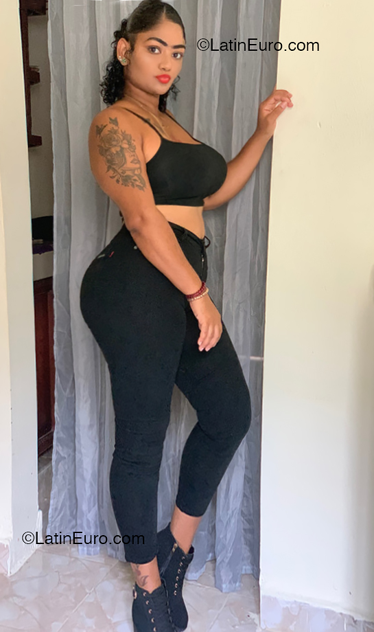 Date this voluptuous Dominican Republic girl Ruth from Higuey DO53578