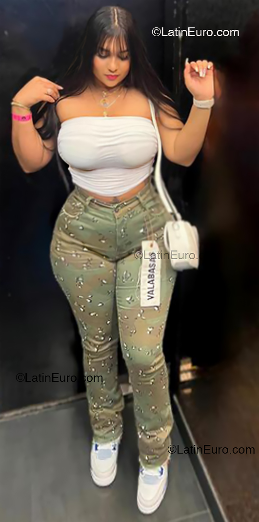 Date this cute Dominican Republic girl Paola from Santo Domingo DO53770
