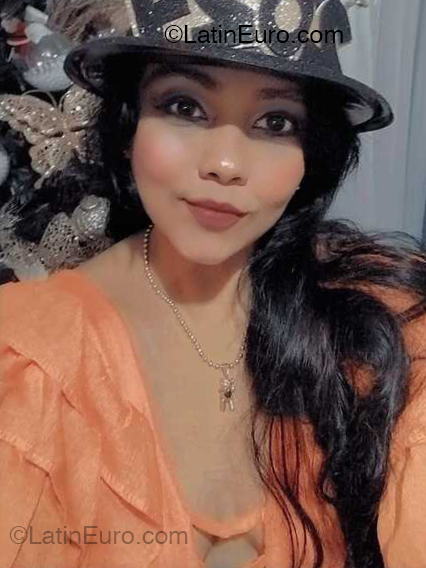 Date this delightful Colombia girl Patricia from Barranquilla CO33162