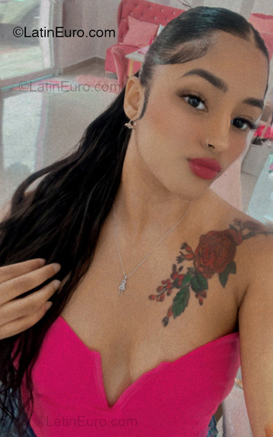 Date this tall Dominican Republic girl Heidy from Santo Domingo DO54032