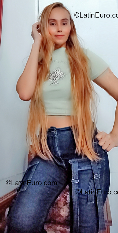 Date this stunning Colombia girl Sofia from Bogota CO33233