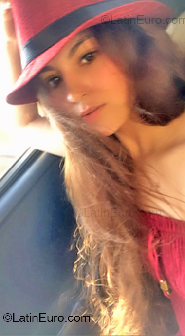 Date this attractive Ecuador girl Mara from Manta EC1085