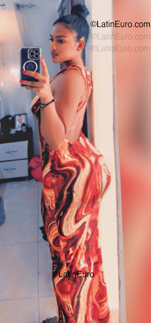 Date this sultry Dominican Republic girl Rosalva from Santo Domingo DO54538