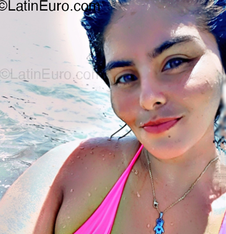Date this athletic Venezuela girl Maria from Caracas VE5207