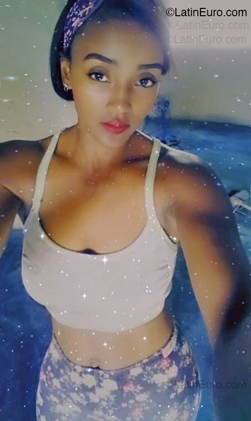 Date this tall Dominican Republic girl Franchesca from Santo Domingo DO54738