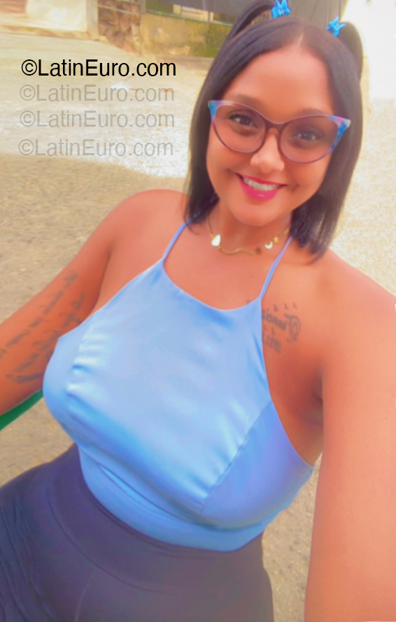 Date this attractive Dominican Republic girl Indi from Puerto Plata DO54940