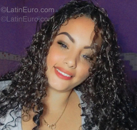 Date this beautiful Venezuela girl Maria from Venezuela VE5271