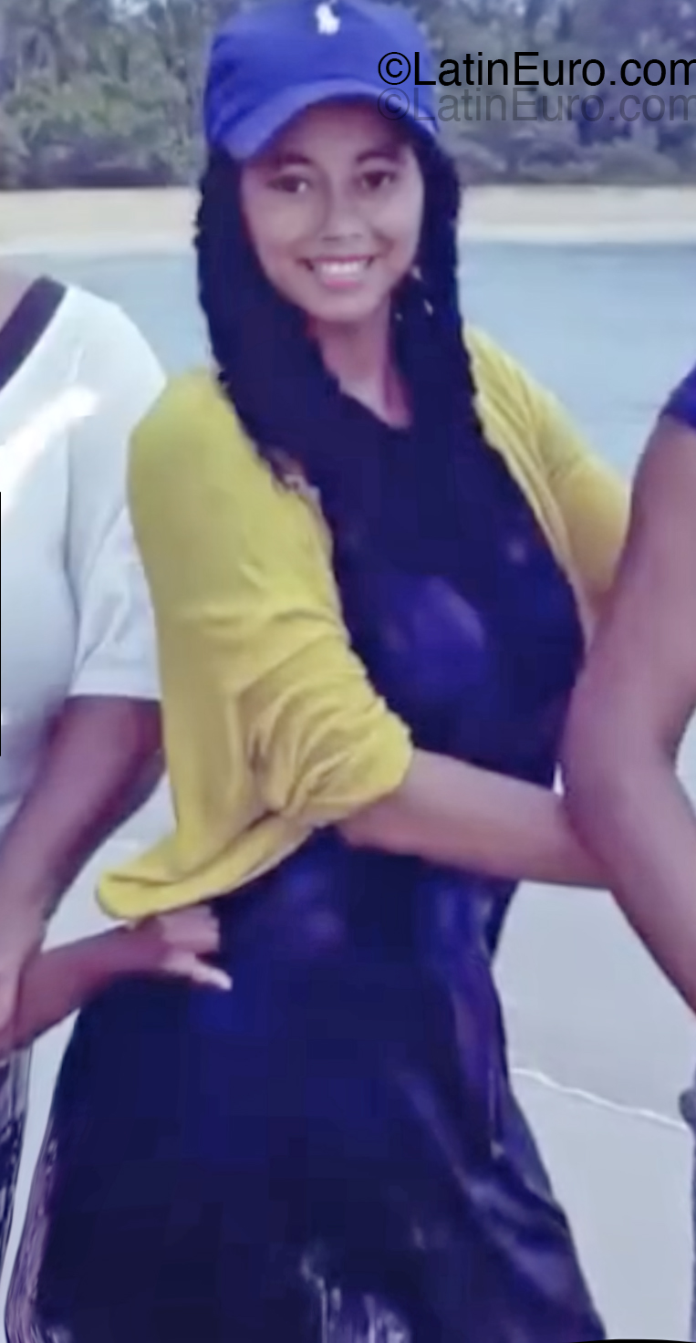 Date this attractive Dominican Republic girl Kay b from Nagua DO54948