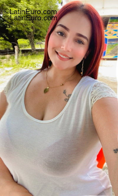 Date this young Colombia girl Lizmain from Bogota CO33333