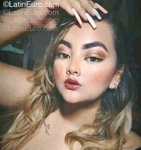 Date this happy Venezuela girl Alondra from Caracas VE5295