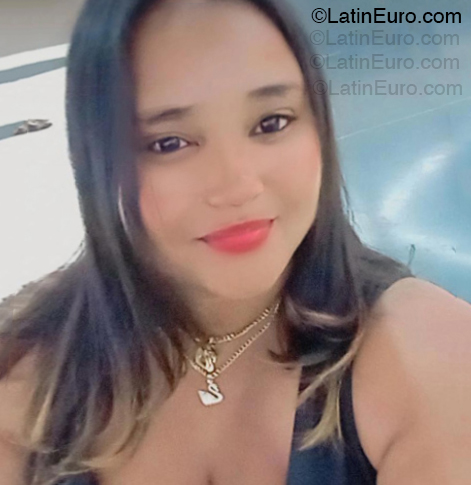 Date this beautiful Dominican Republic girl Vanesa from Santo Domingo DO55042
