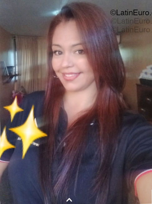 Date this foxy Venezuela girl Miam from Caracas VE5301