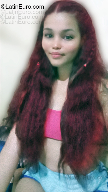Date this young Dominican Republic girl Laura from Santo Domingo DO55144