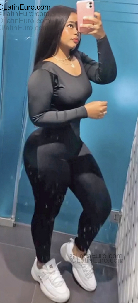 Date this happy Dominican Republic girl Mar from San Juan DO55160