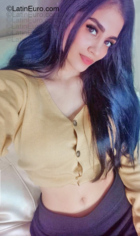 Date this athletic Colombia girl PAULA from Cali CO33540