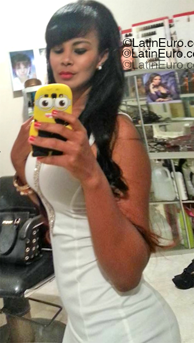 Date this happy Dominican Republic girl Marinelly from Santo Domingo DO55248