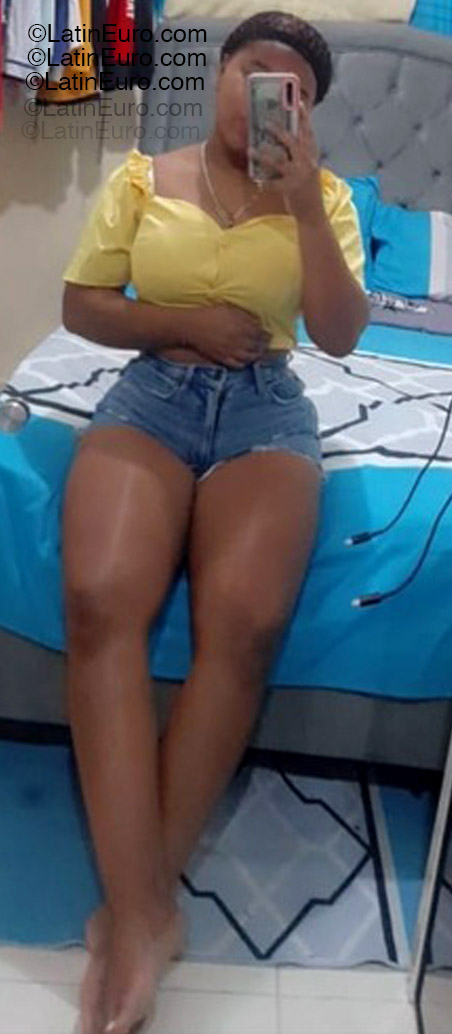 Date this georgeous Dominican Republic girl Mari from Santo Domingo DO55255