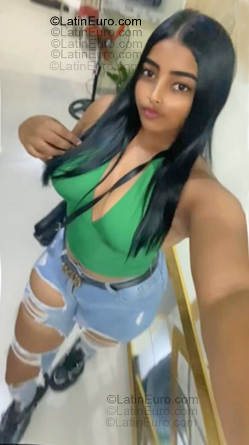 Date this attractive Dominican Republic girl Angie from La Romana DO55345