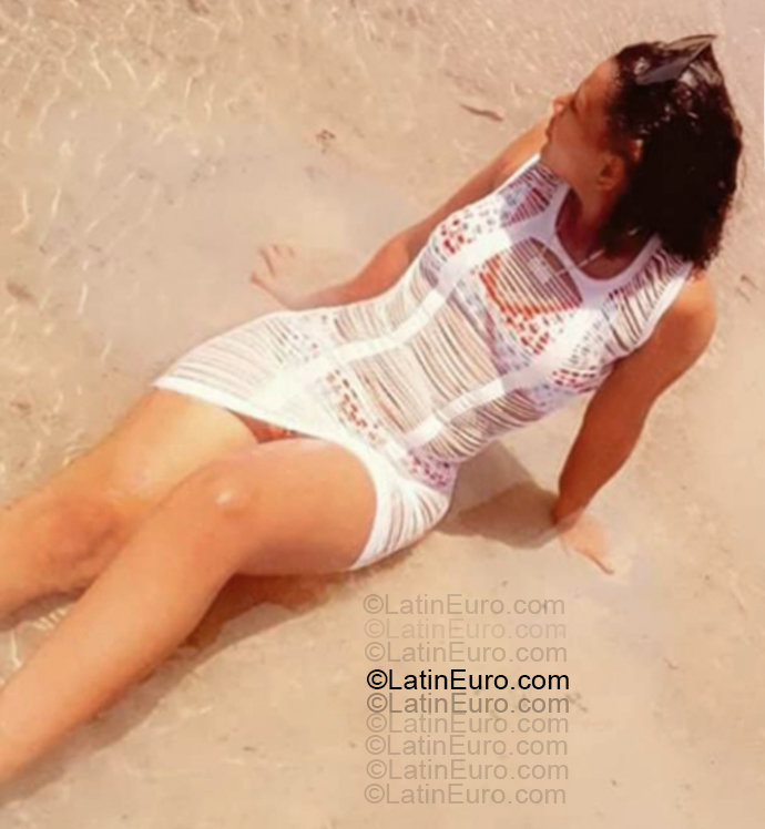 Date this charming Dominican Republic girl Awilda from Santiago DO55368