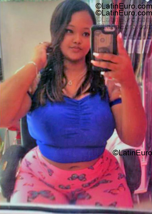 Date this charming Dominican Republic girl Ana from Santo Domingo DO55373