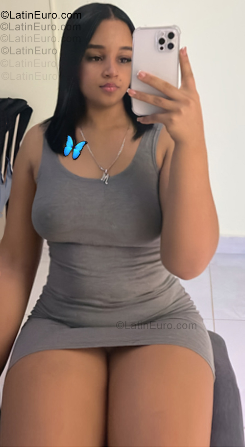 Date this georgeous Dominican Republic girl Crisleini from Santo Domingo DO55416