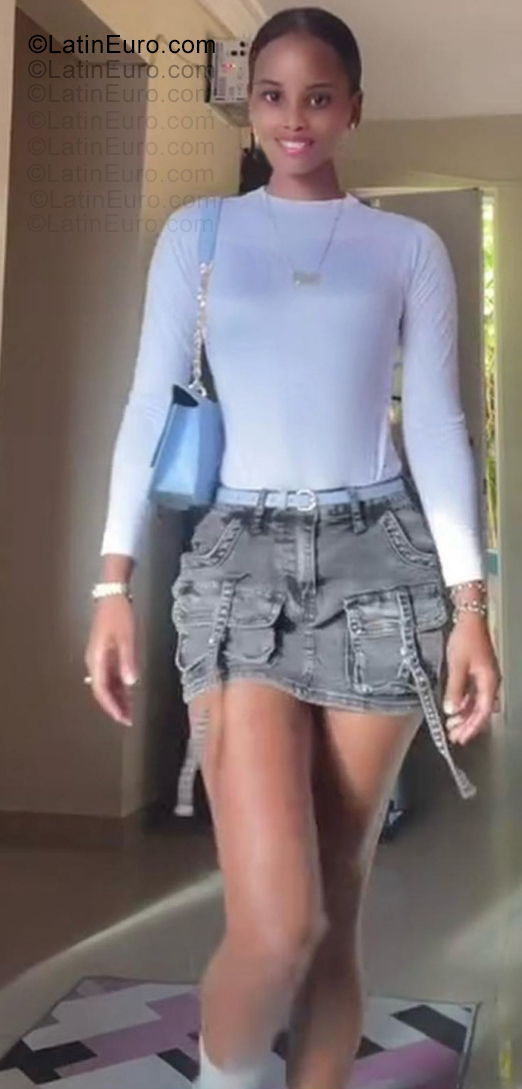 Date this good-looking Dominican Republic girl Mayelin from Santo Domingo DO55424