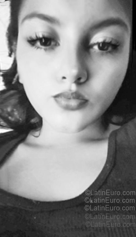 Date this gorgeous Costa Rica girl Carlita from Limon CR562