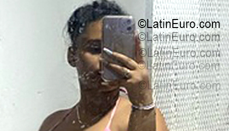 Date this hot Dominican Republic girl Reyna from Santo Domingo DO55514