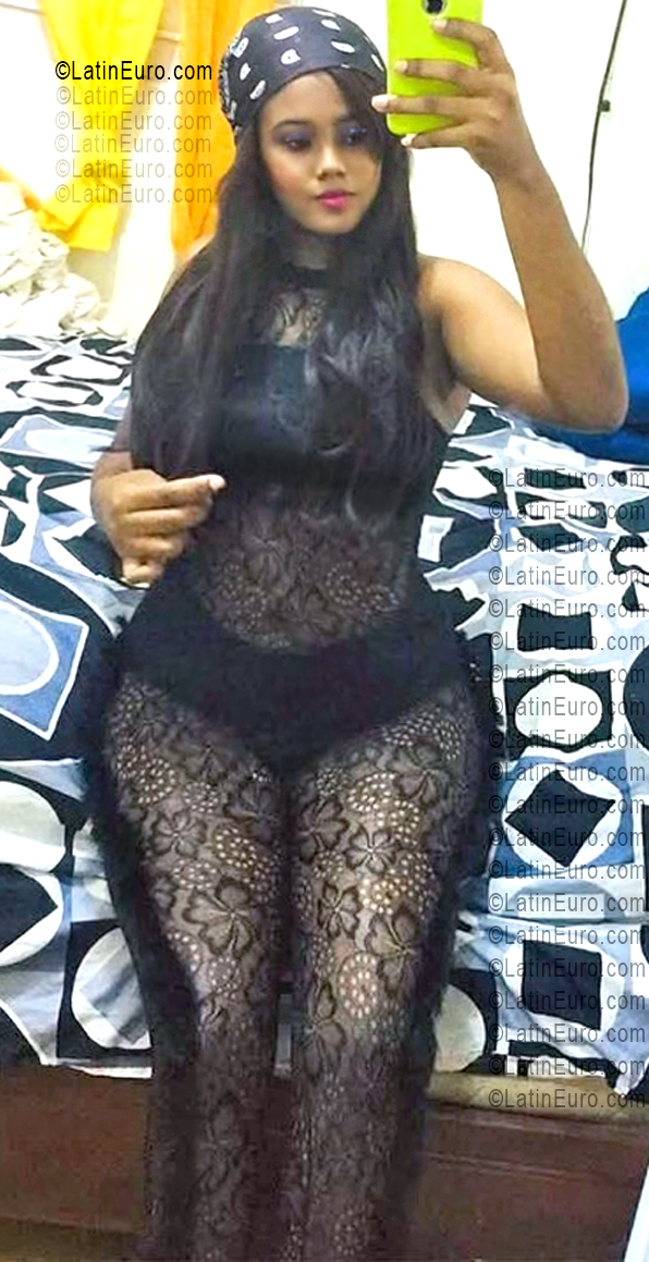 Date this sultry Dominican Republic girl Angelica from Santo Domingo DO55597
