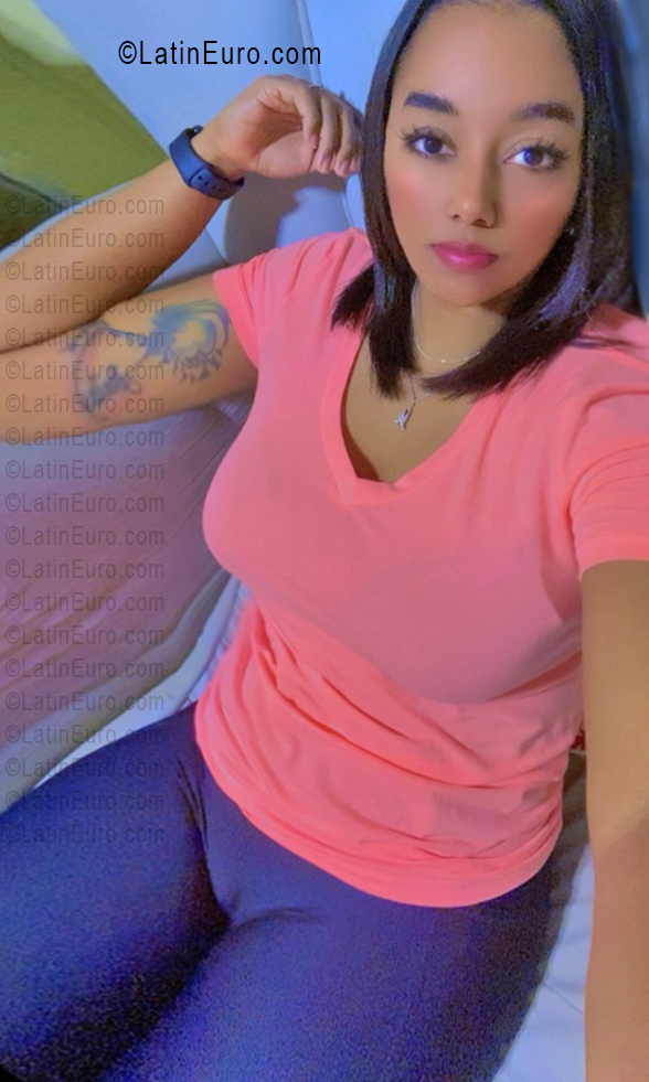 Date this charming Dominican Republic girl Stefany from Santo Domingo DO55608