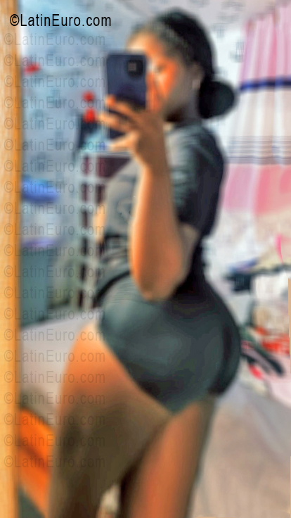 Date this gorgeous Dominican Republic girl Widi from Santo Domingo DO55723