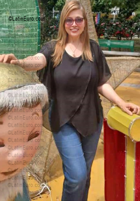 Date this exotic Colombia girl Noel from Bogota CO33544