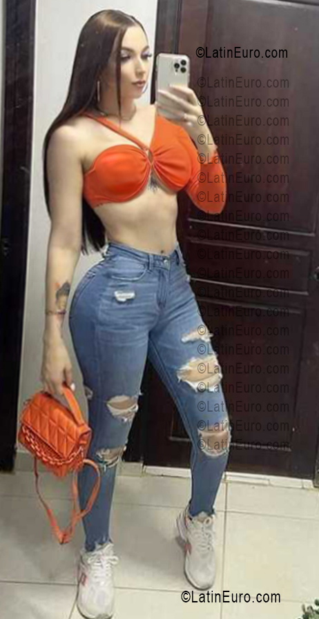 Date this attractive Dominican Republic girl Shauny from Santiago DO55877