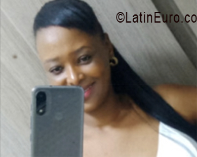 Date this sultry Colombia girl Johana from Cali CO33554