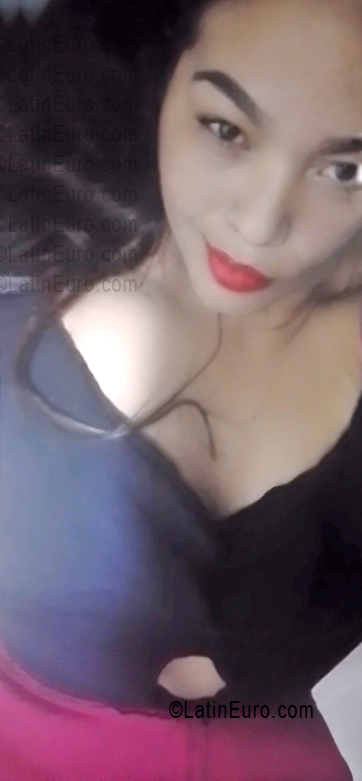 Date this nice looking Venezuela girl Josmary from Margarita Isla VE5403