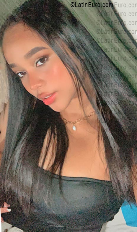 Date this passionate Colombia girl Nayeli from Cali CO33589