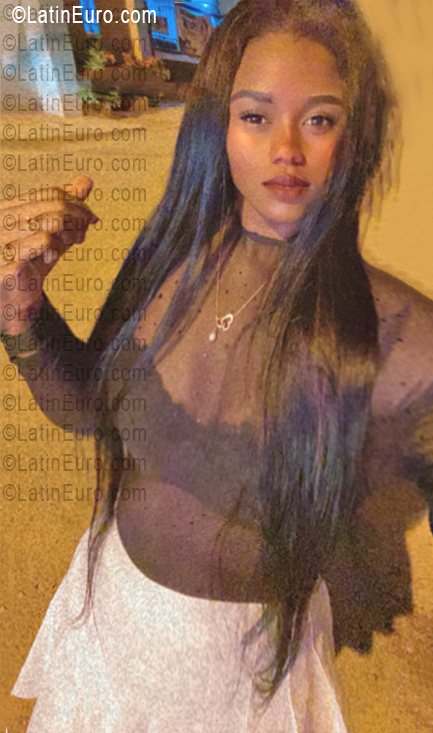 Date this sensual Dominican Republic girl Masiel from Santo Domingo DO55929