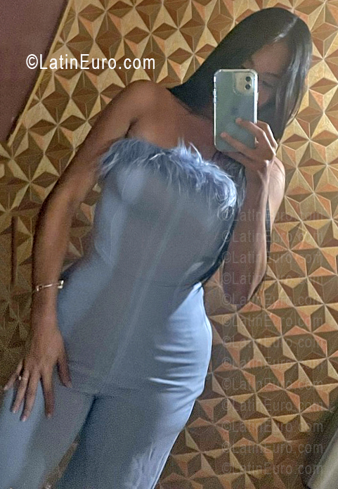 Date this delightful Dominican Republic girl Frankelia from Santo Domingo DO55964